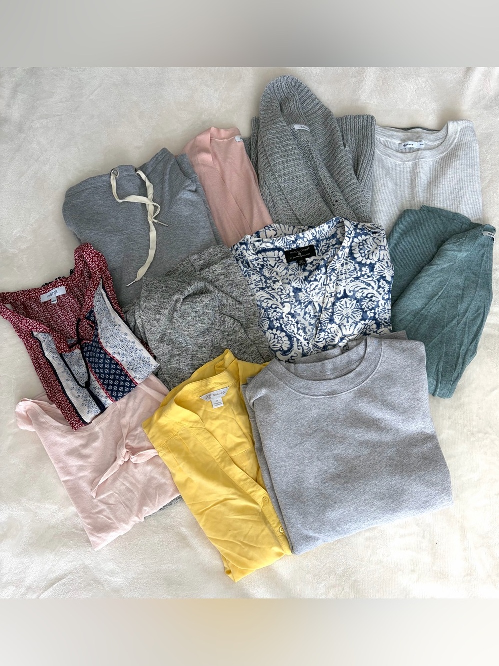Bundle of 11 Sweaters/Cardigans/Tops Size M/L